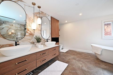 Photo 17 at 32 Seabreeze Avenue, Patterson, Vaughan