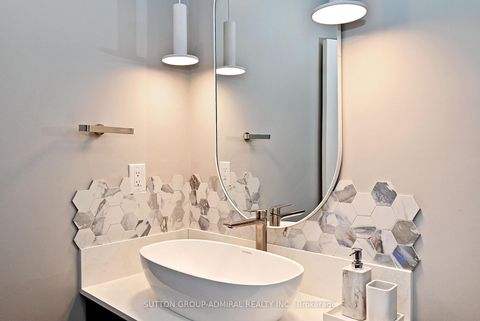 Photo 34 at 32 Seabreeze Avenue, Patterson, Vaughan