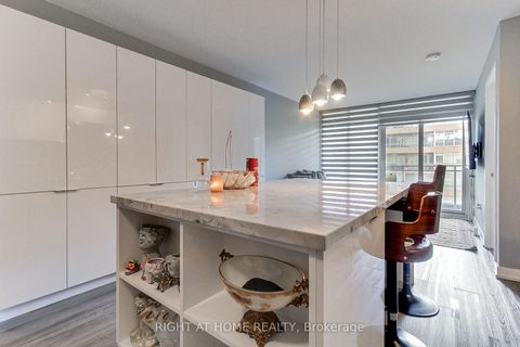 Photo 6 at 829 - 10 Capreol Court, Waterfront Communities C1, Toronto