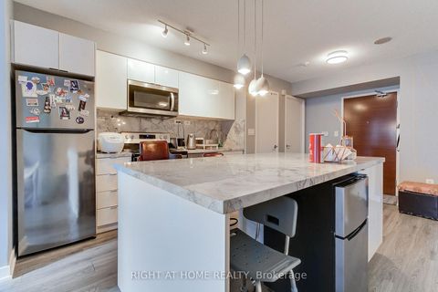 Photo 7 at 829 - 10 Capreol Court, Waterfront Communities C1, Toronto