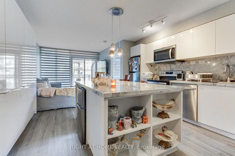 Photo 8 at 829 - 10 Capreol Court, Waterfront Communities C1, Toronto
