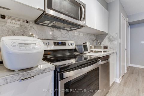 Photo 9 at 829 - 10 Capreol Court, Waterfront Communities C1, Toronto