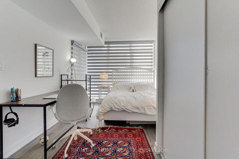 Photo 15 at 829 - 10 Capreol Court, Waterfront Communities C1, Toronto