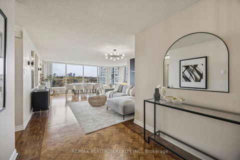 Photo 5 at 801 - 7300 Yonge Street, Yorkhill, Vaughan