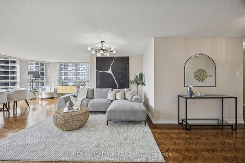 Photo 7 at 801 - 7300 Yonge Street, Yorkhill, Vaughan