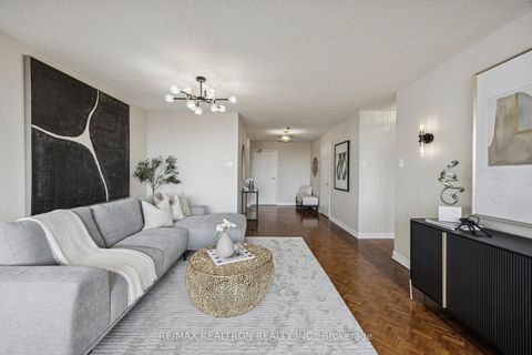 Photo 9 at 801 - 7300 Yonge Street, Yorkhill, Vaughan
