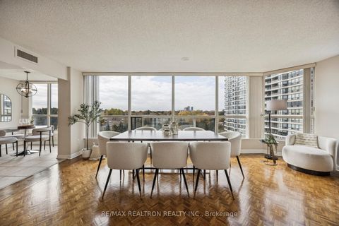Photo 11 at 801 - 7300 Yonge Street, Yorkhill, Vaughan
