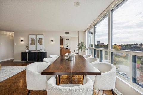 Photo 12 at 801 - 7300 Yonge Street, Yorkhill, Vaughan