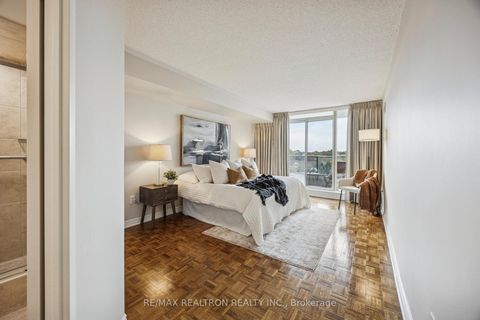 Photo 26 at 801 - 7300 Yonge Street, Yorkhill, Vaughan