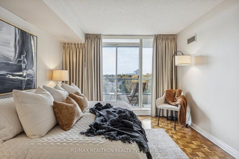 Photo 27 at 801 - 7300 Yonge Street, Yorkhill, Vaughan
