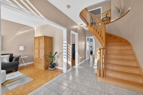 Photo 6 at 50 Coalbrook Court, East Woodbridge, Vaughan