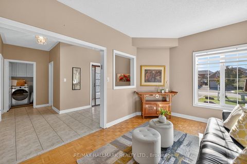 Photo 8 at 50 Coalbrook Court, East Woodbridge, Vaughan