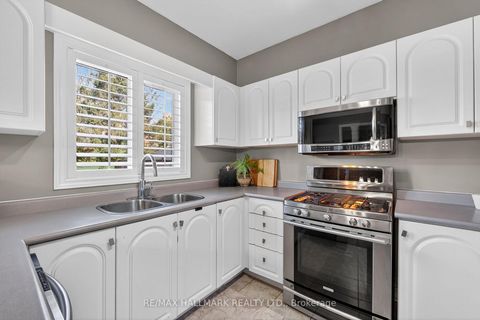 Photo 14 at 50 Coalbrook Court, East Woodbridge, Vaughan