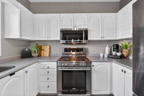 Photo 15 at 50 Coalbrook Court, East Woodbridge, Vaughan