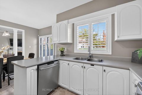 Photo 16 at 50 Coalbrook Court, East Woodbridge, Vaughan