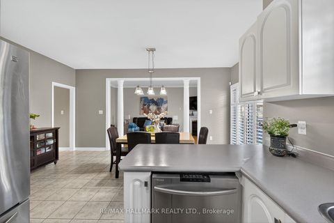 Photo 17 at 50 Coalbrook Court, East Woodbridge, Vaughan