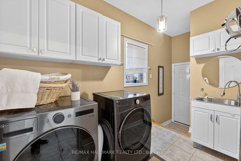 Photo 26 at 50 Coalbrook Court, East Woodbridge, Vaughan