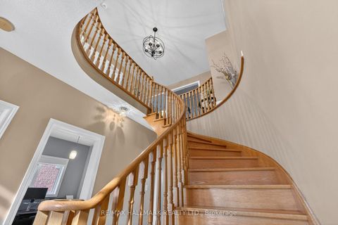 Photo 28 at 50 Coalbrook Court, East Woodbridge, Vaughan