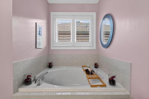 Photo 36 at 50 Coalbrook Court, East Woodbridge, Vaughan