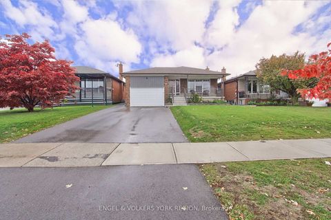 Photo 4 at 234 Maple Leaf Drive, Rustic, Toronto