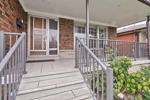 Photo 5 at 234 Maple Leaf Drive, Rustic, Toronto