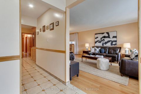 Photo 8 at 234 Maple Leaf Drive, Rustic, Toronto