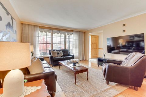 Photo 11 at 234 Maple Leaf Drive, Rustic, Toronto