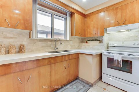 Photo 18 at 234 Maple Leaf Drive, Rustic, Toronto