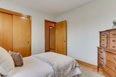 Photo 29 at 234 Maple Leaf Drive, Rustic, Toronto