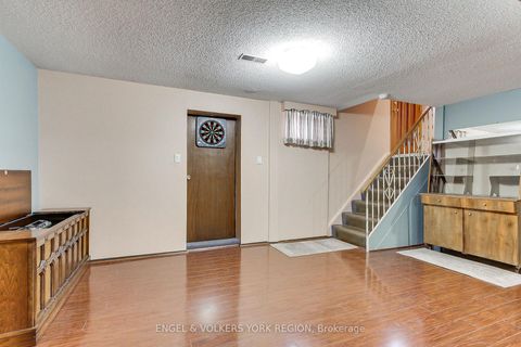 Photo 34 at 234 Maple Leaf Drive, Rustic, Toronto