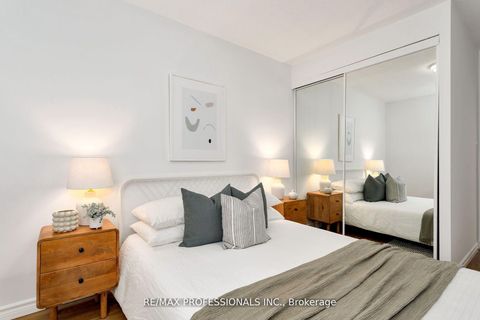 Photo 18 at 510 - 35 Ormskirk Avenue, Swansea, Toronto