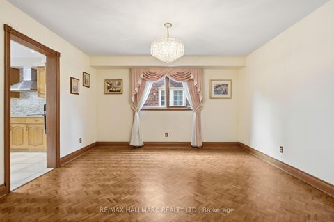 Photo 5 at 24 Whalen Court, Westbrook, Richmond Hill