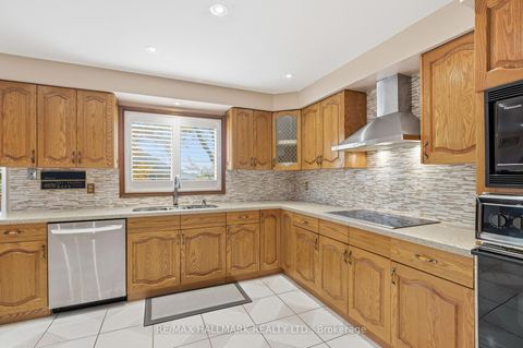 Photo 14 at 24 Whalen Court, Westbrook, Richmond Hill