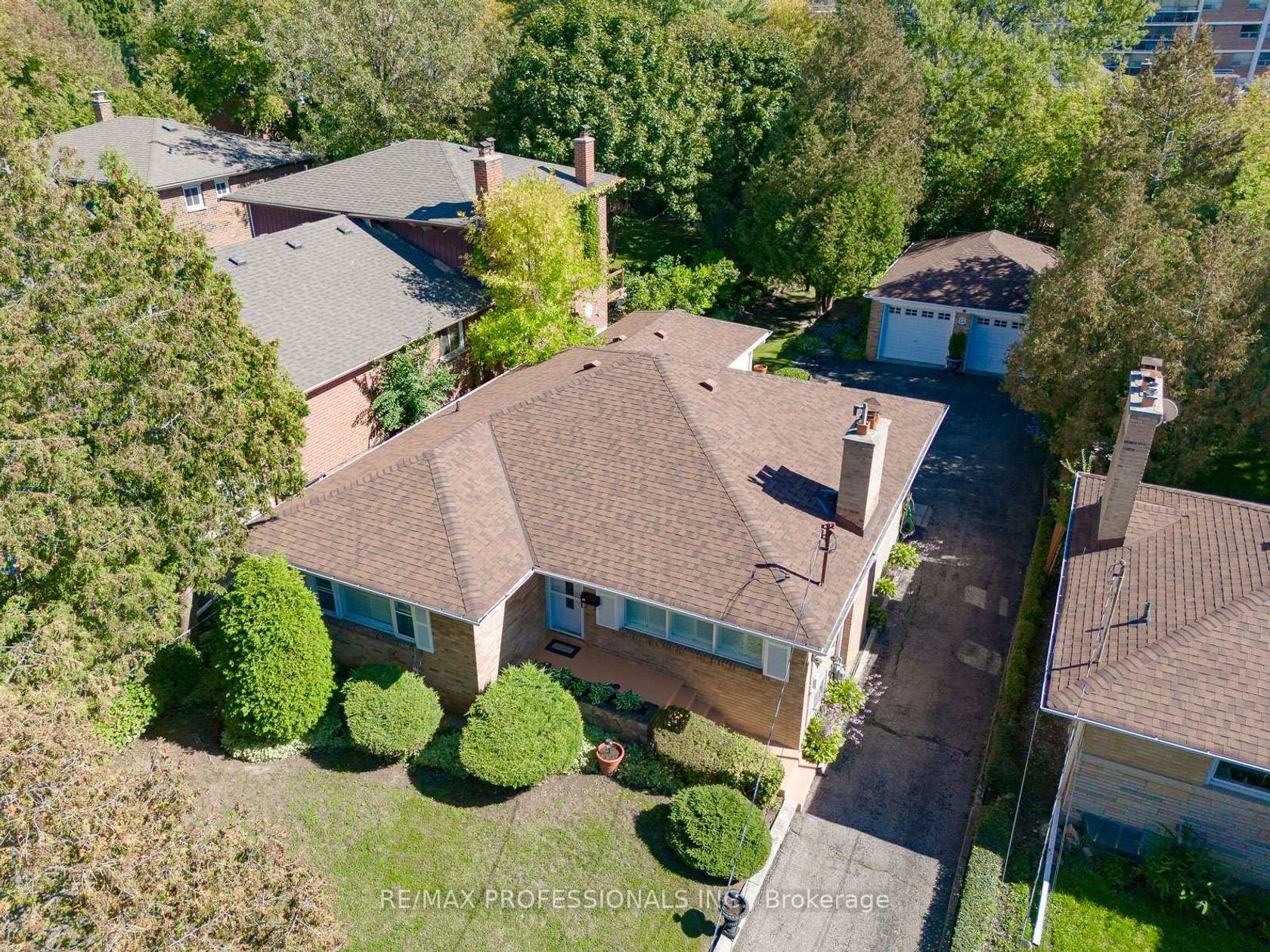 55 Old Burnhamthorpe Road, Markland Wood, Toronto 