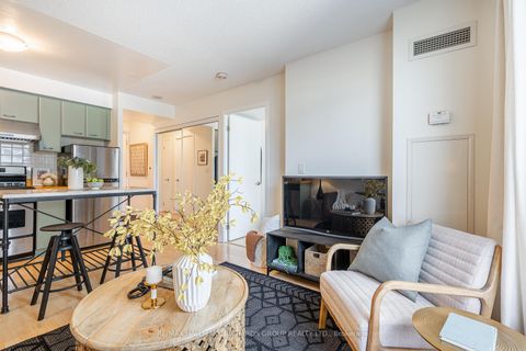 Photo 4 at 811 - 38 Lee Centre Drive, Woburn, Toronto