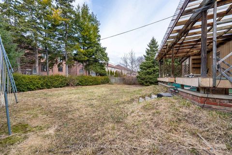 Photo 9 at 30 Lawnview Drive, Willowdale East, Toronto