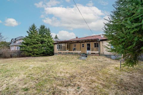 Photo 10 at 30 Lawnview Drive, Willowdale East, Toronto