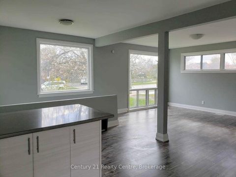 Photo 5 at 1491 Pembroke Drive, CP College Park, Oakville