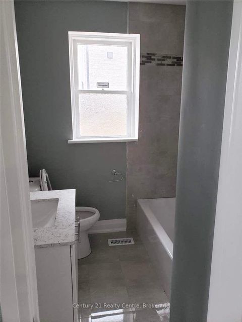 Photo 10 at 1491 Pembroke Drive, CP College Park, Oakville