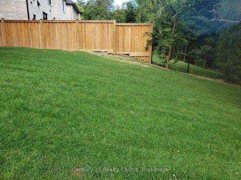 Photo 16 at 1491 Pembroke Drive, CP College Park, Oakville