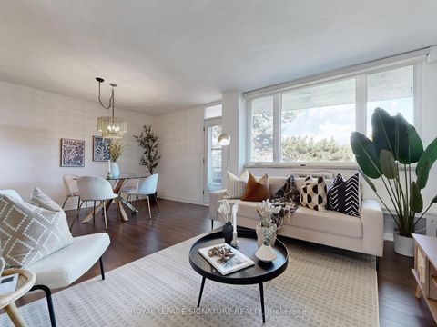 Photo 1 at PH09 - 80 Coe Hill Drive, Swansea, Toronto