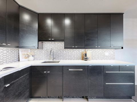 Photo 8 at PH09 - 80 Coe Hill Drive, Swansea, Toronto