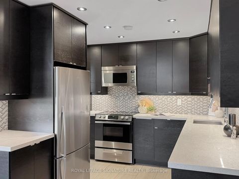 Photo 10 at PH09 - 80 Coe Hill Drive, Swansea, Toronto