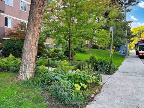 Photo 23 at PH09 - 80 Coe Hill Drive, Swansea, Toronto