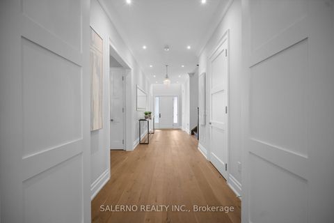 Photo 9 at 11 Compton Crescent, CFB, Toronto