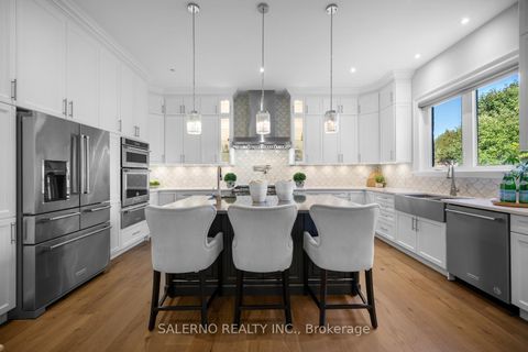 Photo 10 at 11 Compton Crescent, CFB, Toronto