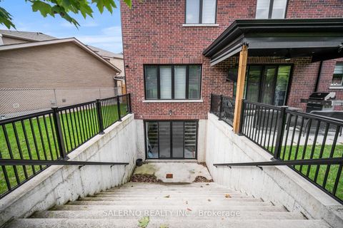 Photo 37 at 11 Compton Crescent, CFB, Toronto