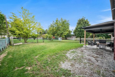 Photo 40 at 11 Compton Crescent, CFB, Toronto