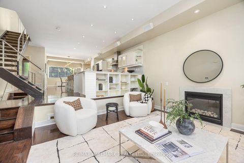 Photo 3 at 29B Beechwood Drive, Broadview North, Toronto