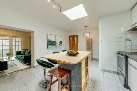 Photo 10 at 1516 Davenport Road, Davenport, Toronto